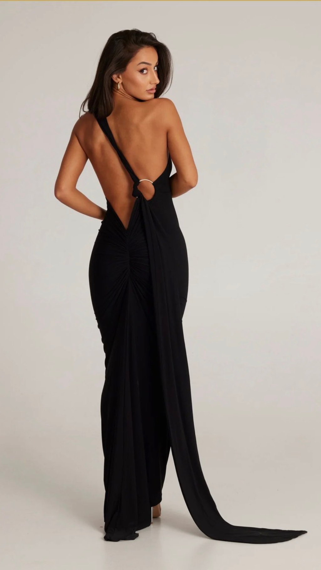 Veloura Elegantes Maxikleid mit einem Träger