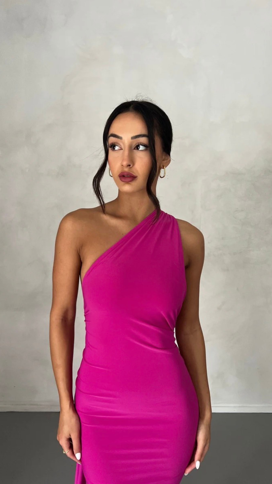 Veloura Elegantes Maxikleid mit einem Träger