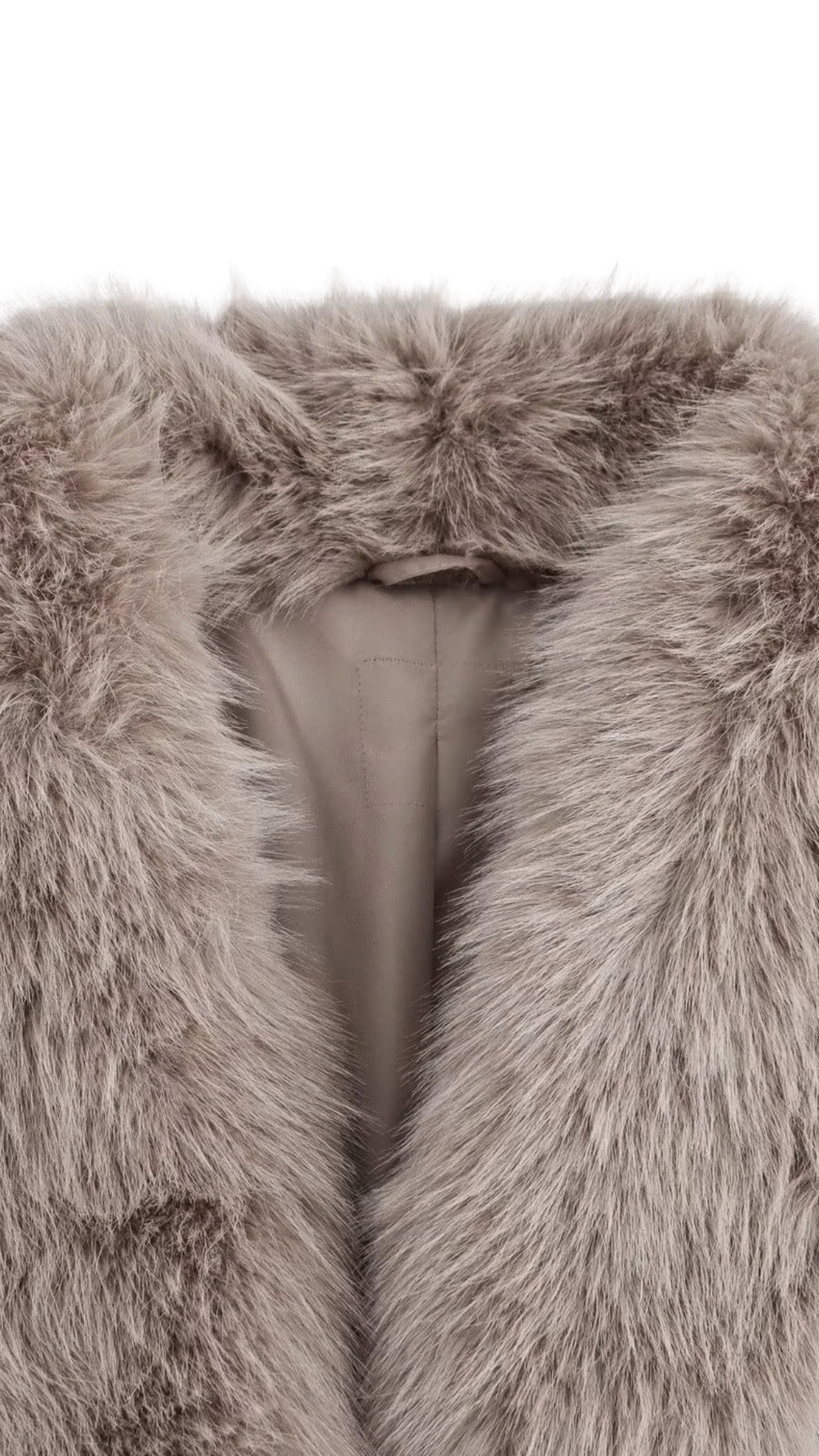 Liorra – Faux Fur Mantel